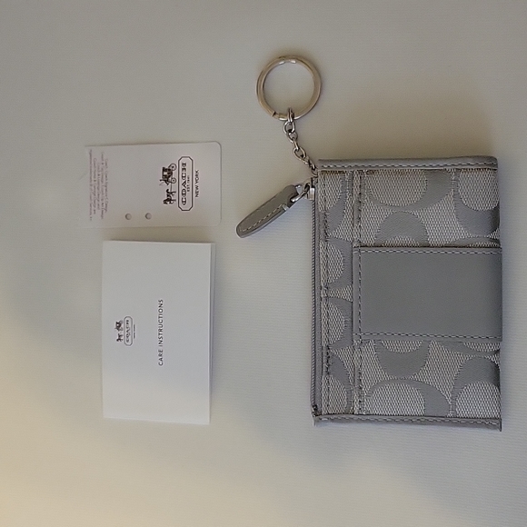 New Coach Keychain Cardholder - Picture 3 of 5